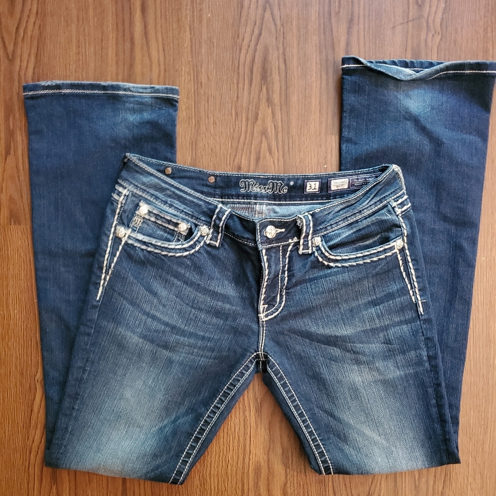 Women's 31 bootcut medium wash Miss Me Jeans